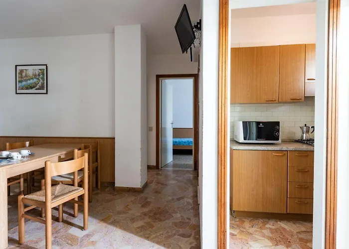 Beachside Retreat With Terrace In Apartament *