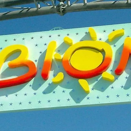 Beachside Retreat With Terrace In