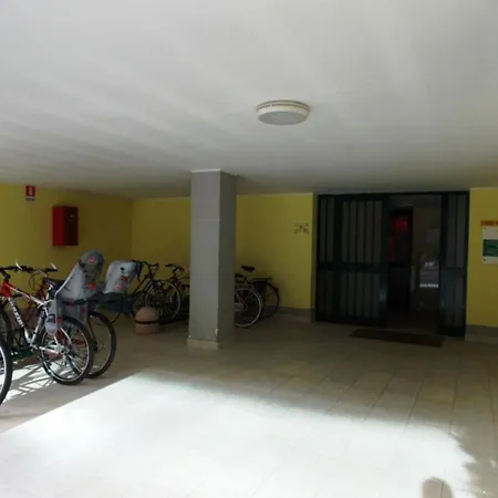 דירה Beachside Retreat With Terrace In ביביונה