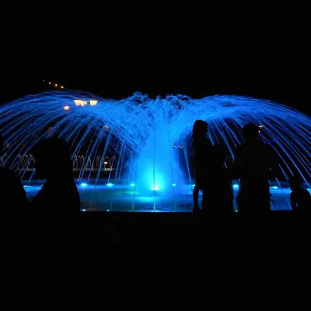 Beachside Retreat With Terrace In דירה ביביונה