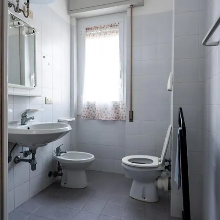 דירה Beachside Retreat With Terrace In ביביונה